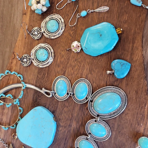 Turquoise, Silver Tone, & Gold Tone Vintage & Contemporary Jewelry Jubilee - Picture 3 of 16